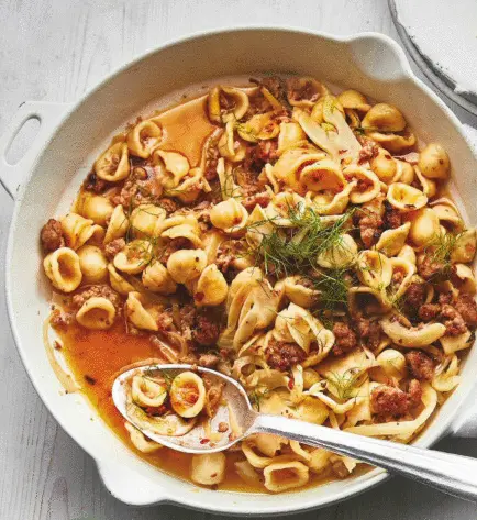 Klobáskové a fenyklové ragú s orecchiette